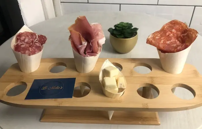 plateau du cornet de charcuterie et de fromage à Mèze au Mélie's