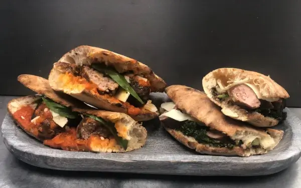 sandwich italien légume viande fraiches avec ingrédients Français et italien